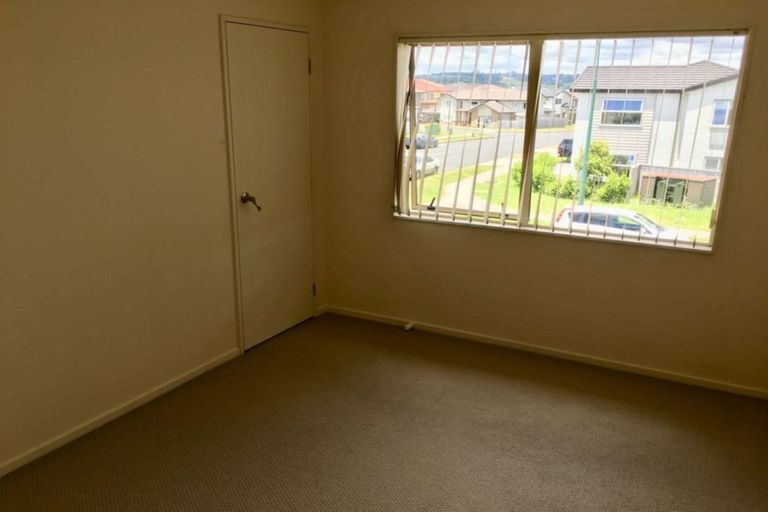 Photo of property in 1 Kestev Drive, Flat Bush, Auckland, 2016