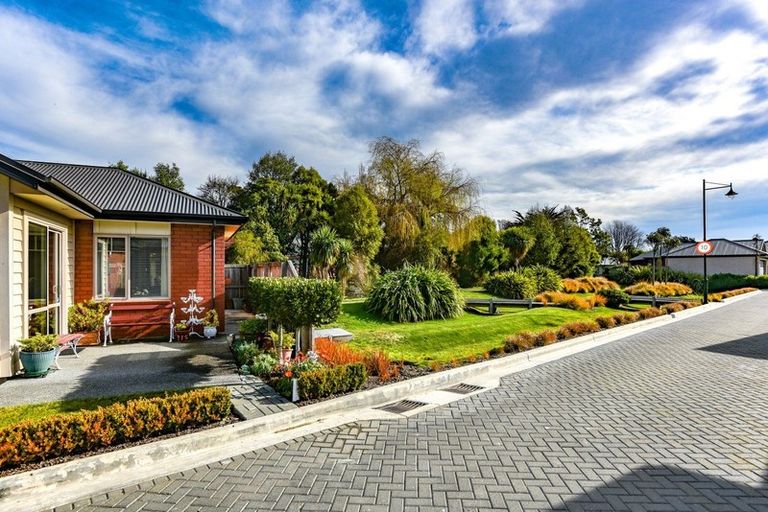 Photo of property in 24 Streamside Court, Woolston, Christchurch, 8062