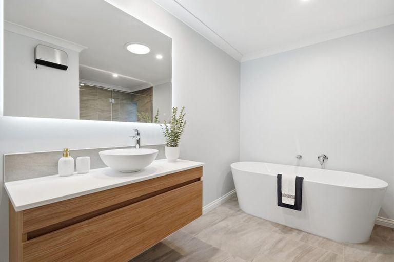 Photo of property in 21 Scotston Avenue, St Albans, Christchurch, 8052