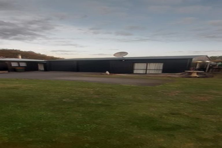 Photo of property in 992 Paerata Road, Paerata, Drury, 2676