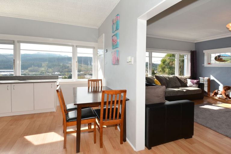 Photo of property in 21 Scotland Terrace, Green Island, Dunedin, 9018