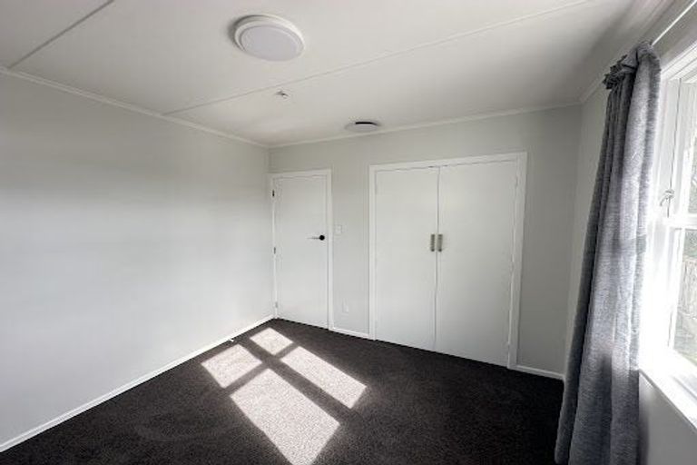 Photo of property in 32 Lynda Avenue, Paparangi, Wellington, 6037