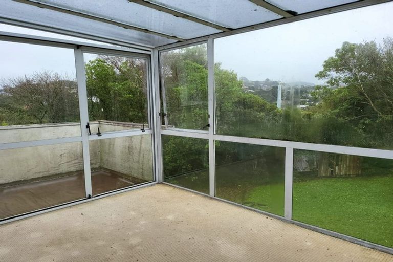 Photo of property in 27 Lynda Avenue, Paparangi, Wellington, 6037