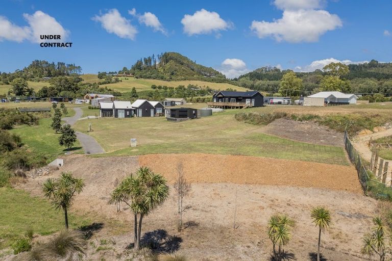 Photo of property in 11 Liberty Place, Cooks Beach, 3591