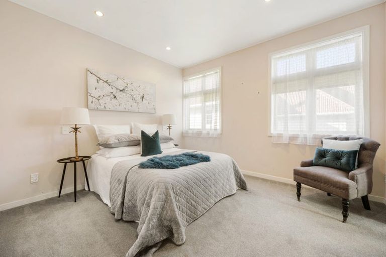 Photo of property in 4 Wesley Road, Kelburn, Wellington, 6012