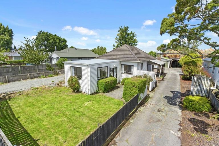 Photo of property in 24 Grassmere Street, Papanui, Christchurch, 8052