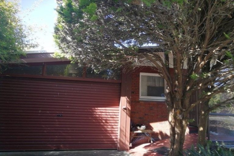 Photo of property in 12 Deuxberry Avenue, Northcote, Auckland, 0627