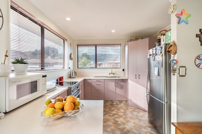 Photo of property in 2/8 Hewer Crescent, Naenae, Lower Hutt, 5011