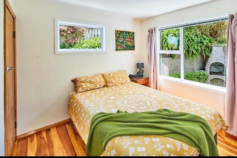 Photo of property in 10 Monowai Road, Johnsonville, Wellington, 6037