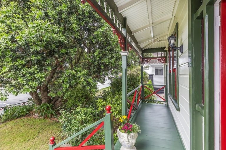 Photo of property in 38 Derwent Street, Island Bay, Wellington, 6023
