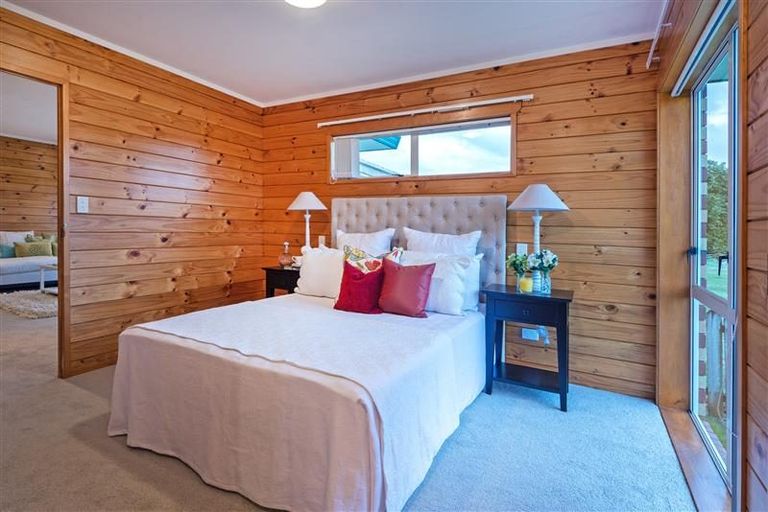 Photo of property in 2/15 Emma Court, Northpark, Auckland, 2013