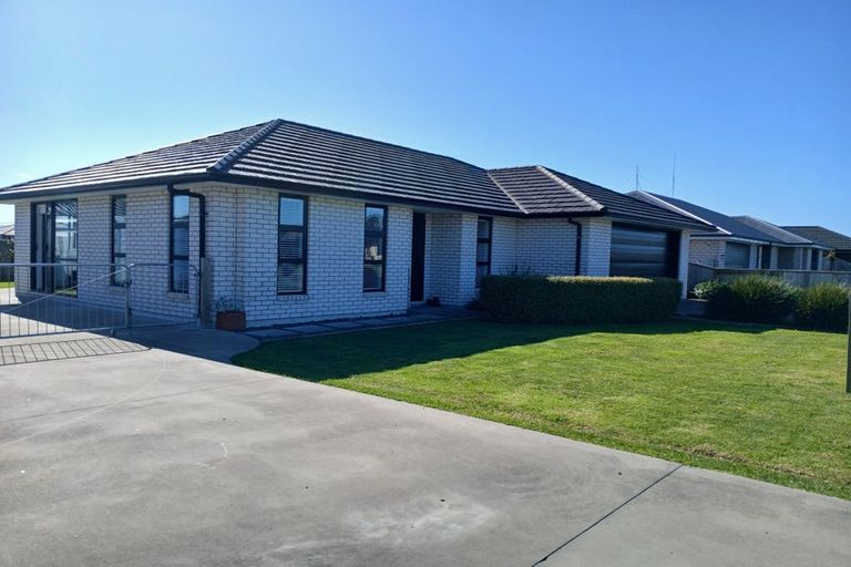Photo of property in 12 Costello Drive, Ngatea, 3503
