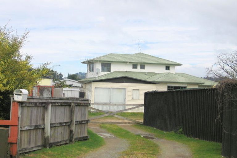 Photo of property in 114 Mark Street, Whangamata, 3620