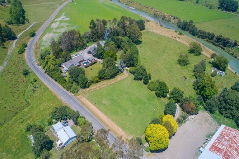 Photo of property in 1213 Kauangaroa Road, Fordell, Whanganui, 4577