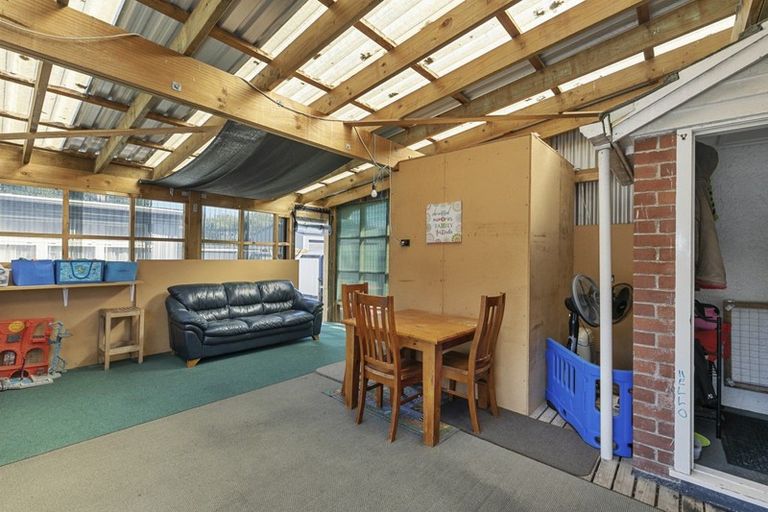 Photo of property in 5 Johnston Grove, Taita, Lower Hutt, 5011