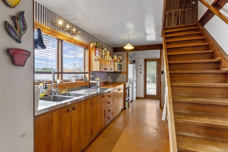 Photo of property in 12 Ngapotiki Street, Paraparaumu Beach, Paraparaumu, 5032