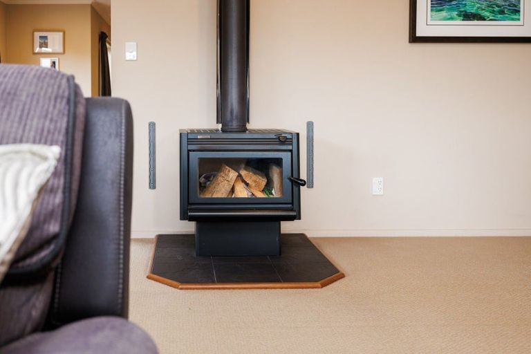 Photo of property in 23 Woodgate Court, Fitzherbert, Palmerston North, 4410