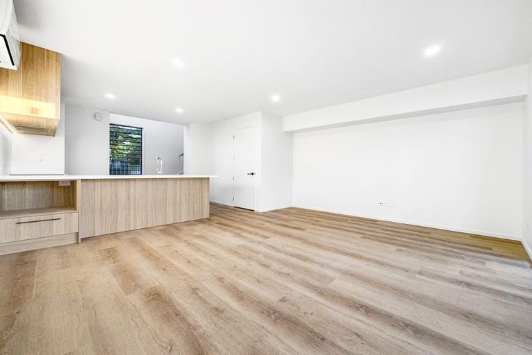 Photo of property in 2/34 Vagues Road, Northcote, Christchurch, 8052