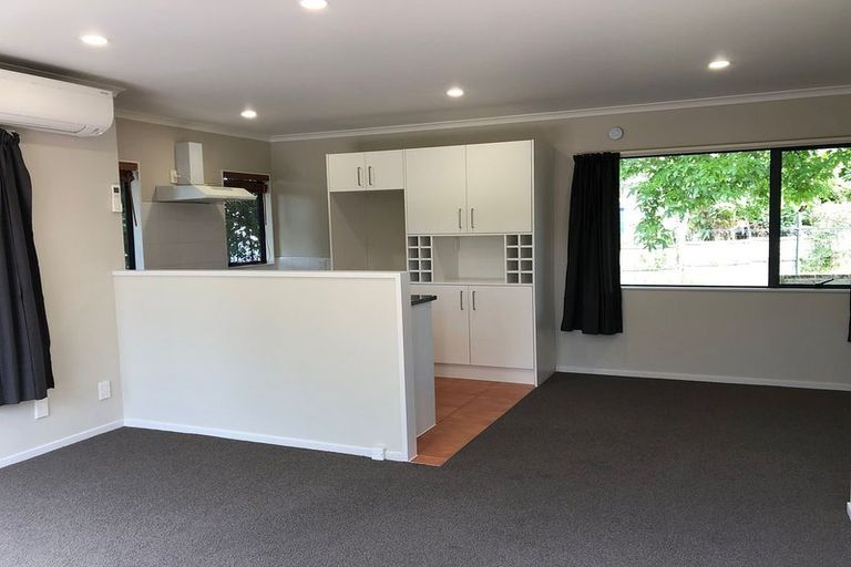 Photo of property in 42 Pisces Road, Glen Eden, Auckland, 0602