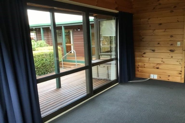 Photo of property in 32 Comeskey Grove, Elderslea, Upper Hutt, 5018