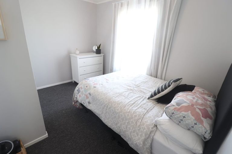 Photo of property in 7 Elizabeth Drive, West Harbour, Auckland, 0618