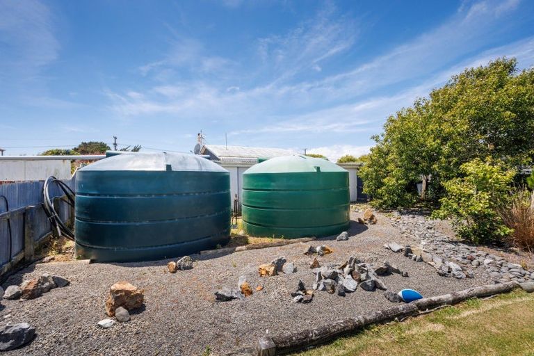 Photo of property in 1931 Parewanui Road, Parewanui, Bulls, 4894