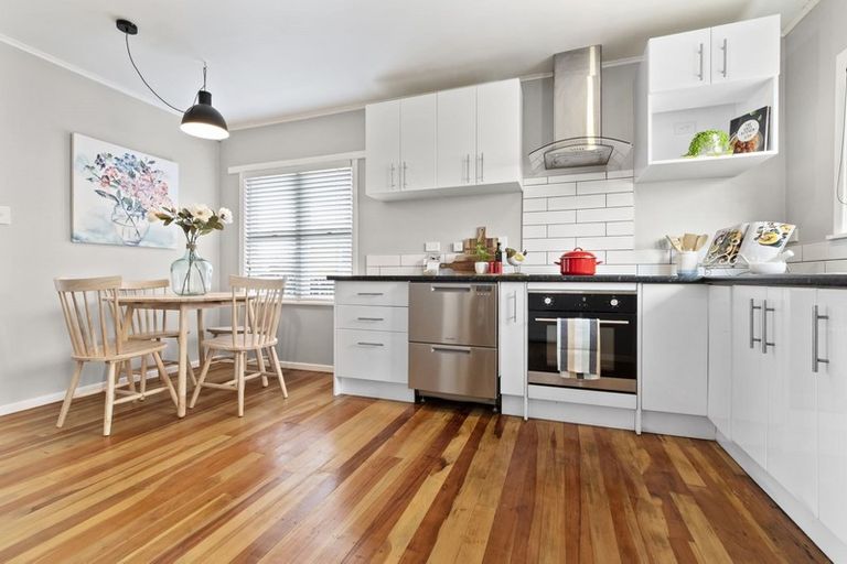 Photo of property in 44 Alma Crescent, Papakura, 2110