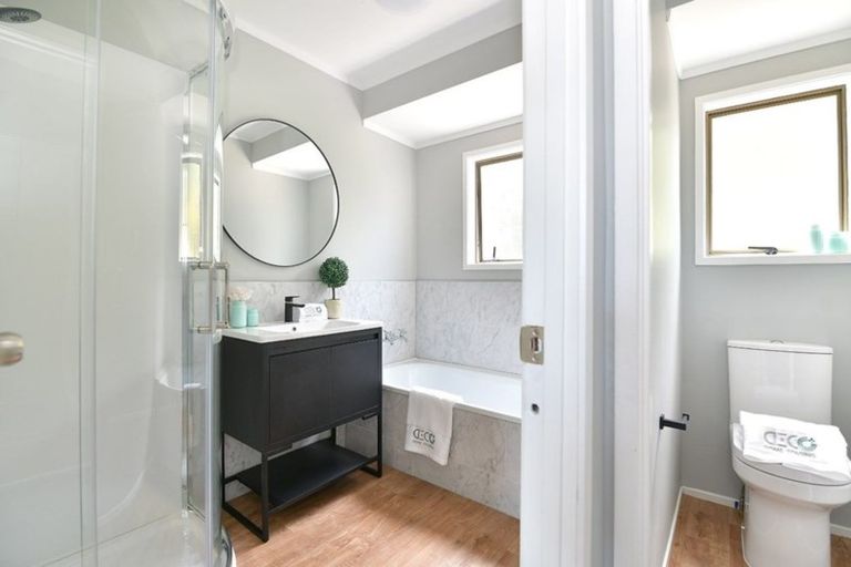 Photo of property in 2/2 Orewa Street, Torbay, Auckland, 0630