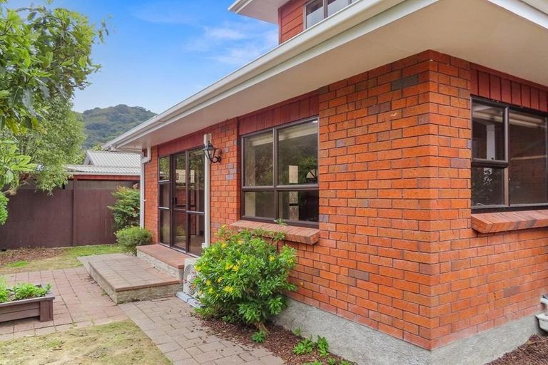 Photo of property in 5 California Drive, Totara Park, Upper Hutt, 5018
