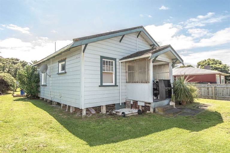 Photo of property in 22 Tregenna Street, Castlecliff, Whanganui, 4501