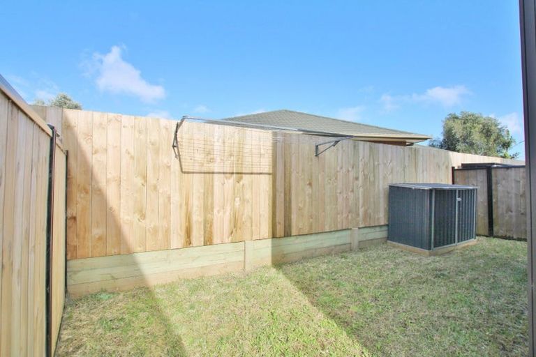 Photo of property in 14 Otaimako Place, Mangere, Auckland, 2022