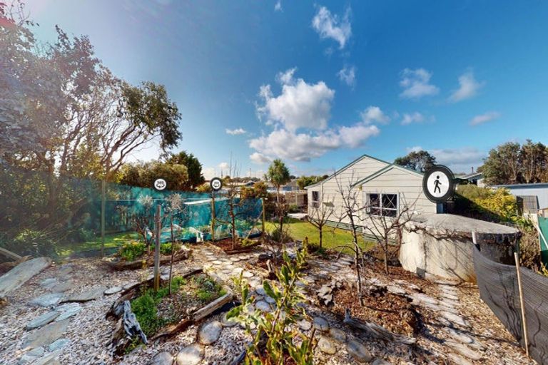 Photo of property in 43 Kahukura Avenue, Waitarere Beach, Levin, 5510