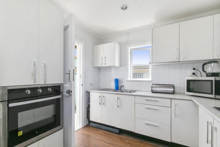 Photo of property in 33 Westminster Road, Wainuiomata, Lower Hutt, 5014