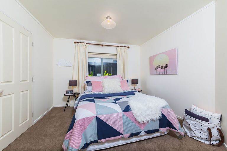 Photo of property in 54d Delta Avenue, New Lynn, Auckland, 0600