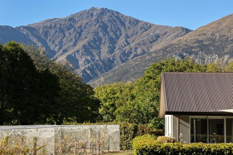 Photo of property in 8 Crawford Place, Lake Hayes, Queenstown, 9304