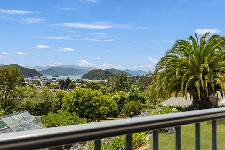 Photo of property in 85 Kent Street, Picton, 7220