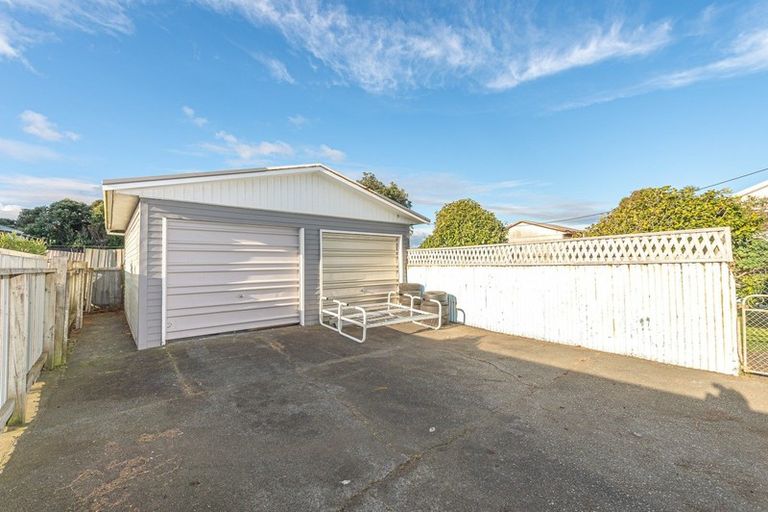 Photo of property in 42 Cornfoot Street, Castlecliff, Whanganui, 4501