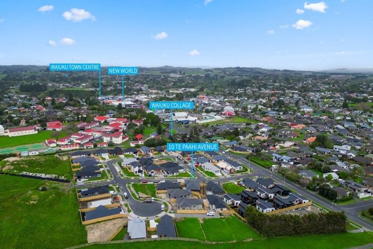 Photo of property in 10 Te Paahi Avenue, Waiuku, 2123