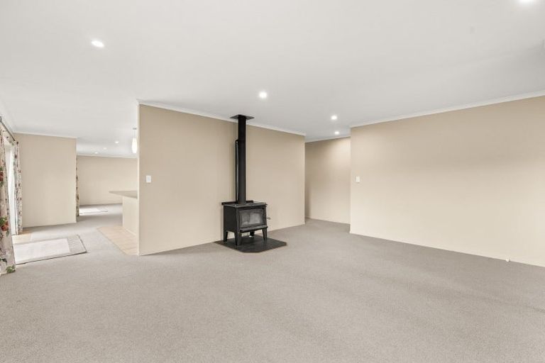 Photo of property in 77 Reading Street, Greytown, 5712