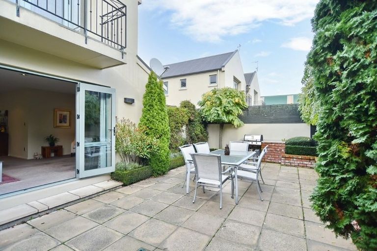 Photo of property in 3/104 Papanui Road, Merivale, Christchurch, 8014