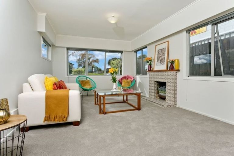 Photo of property in 658 East Coast Road, Pinehill, Auckland, 0630