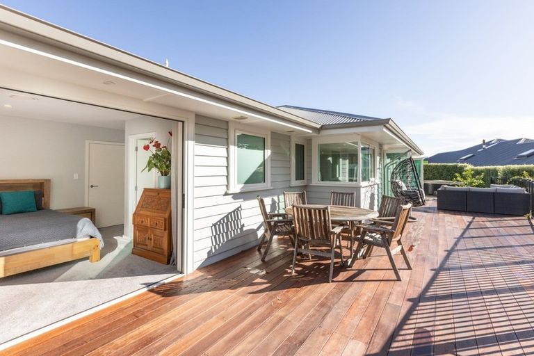 Photo of property in 8 Rochfort Road, Havelock North, 4130