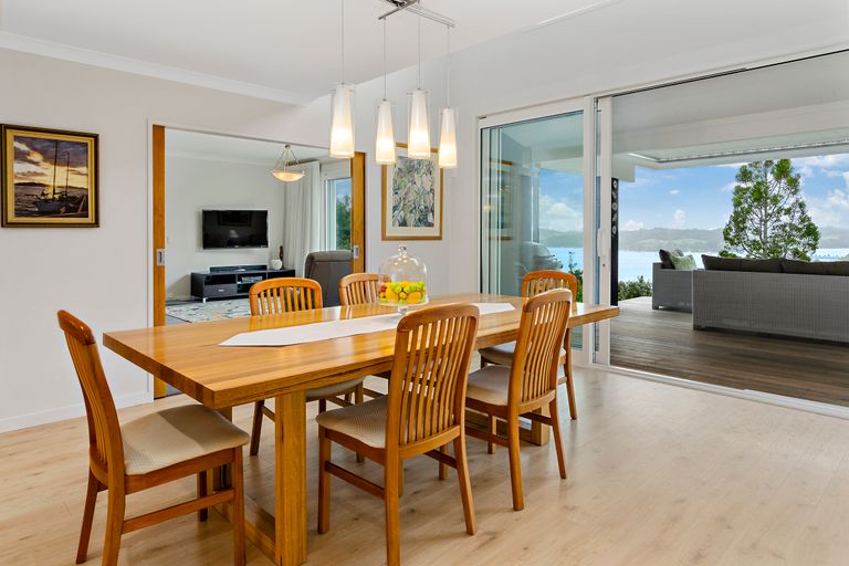 Photo of property in 14 Creek Street, Sandspit, Warkworth, 0982