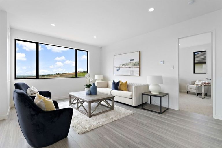 Photo of property in 36 Sunnyheights Road, Orewa, 0931