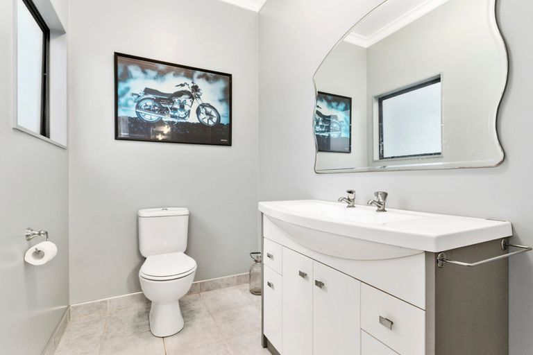 Photo of property in 44 Strid Road, Te Atatu South, Auckland, 0610