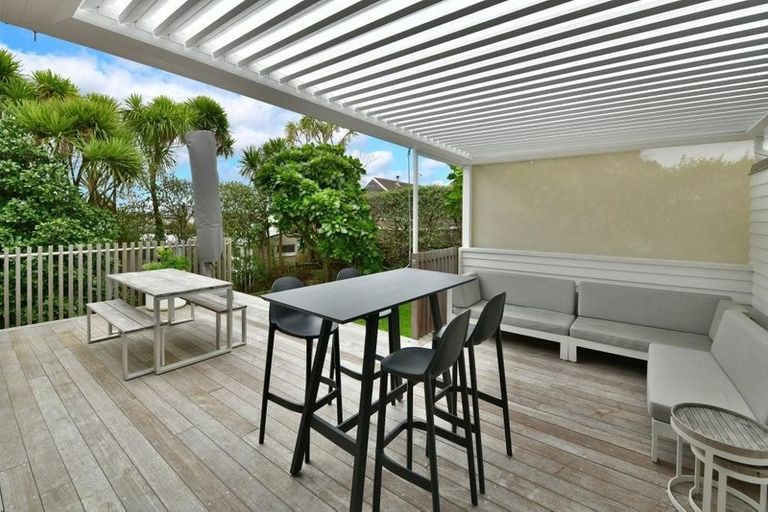 Photo of property in 1/49 Roseberry Avenue, Birkenhead, Auckland, 0626