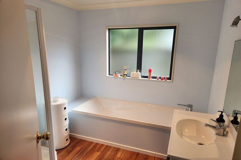 Photo of property in 112 Langdale Avenue, Paraparaumu, 5032