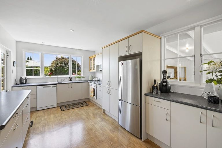 Photo of property in 29 Nevada Drive, Merrilands, New Plymouth, 4312