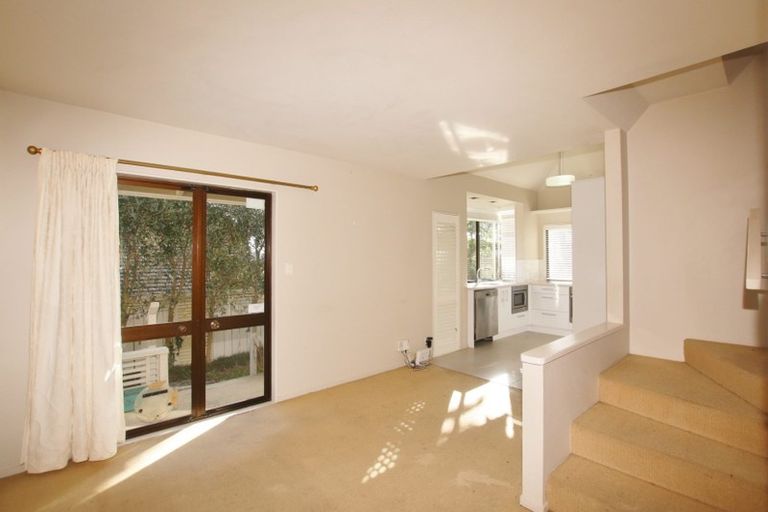 Photo of property in 2/24 Aramoana Avenue, Devonport, Auckland, 0624