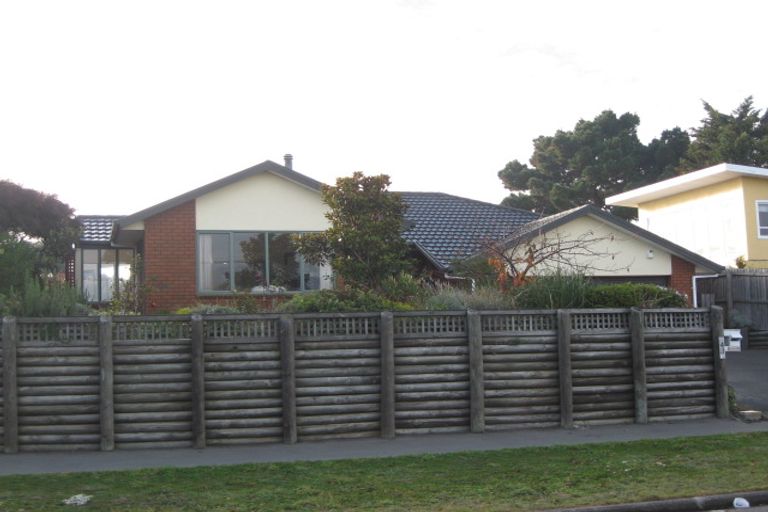 Photo of property in 43 Pine Avenue, New Brighton, Christchurch, 8061